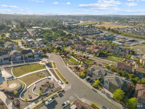 589 Sapphire Street Petaluma CA 94952