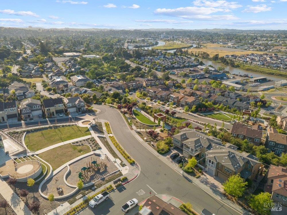 589 Sapphire Street Petaluma CA 94952