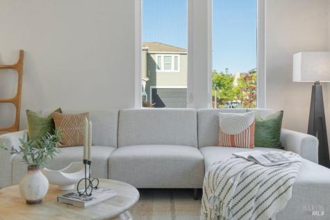 589 Sapphire Street Petaluma CA 94952