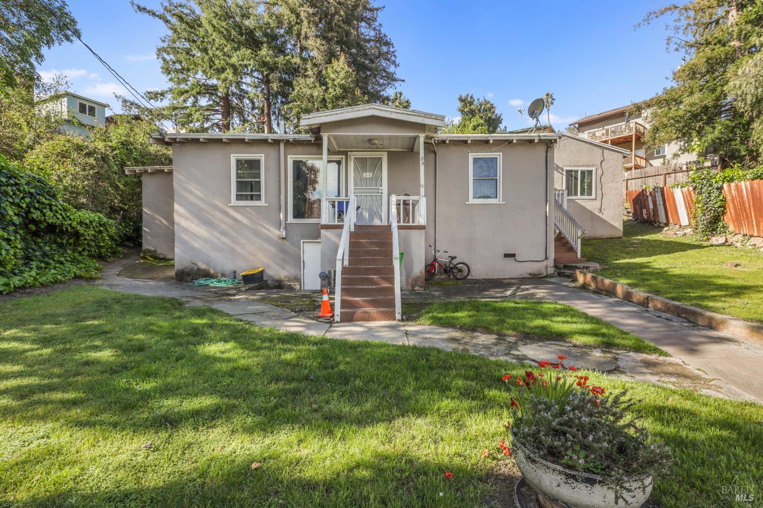 25 Redding Place Oakland CA 94619