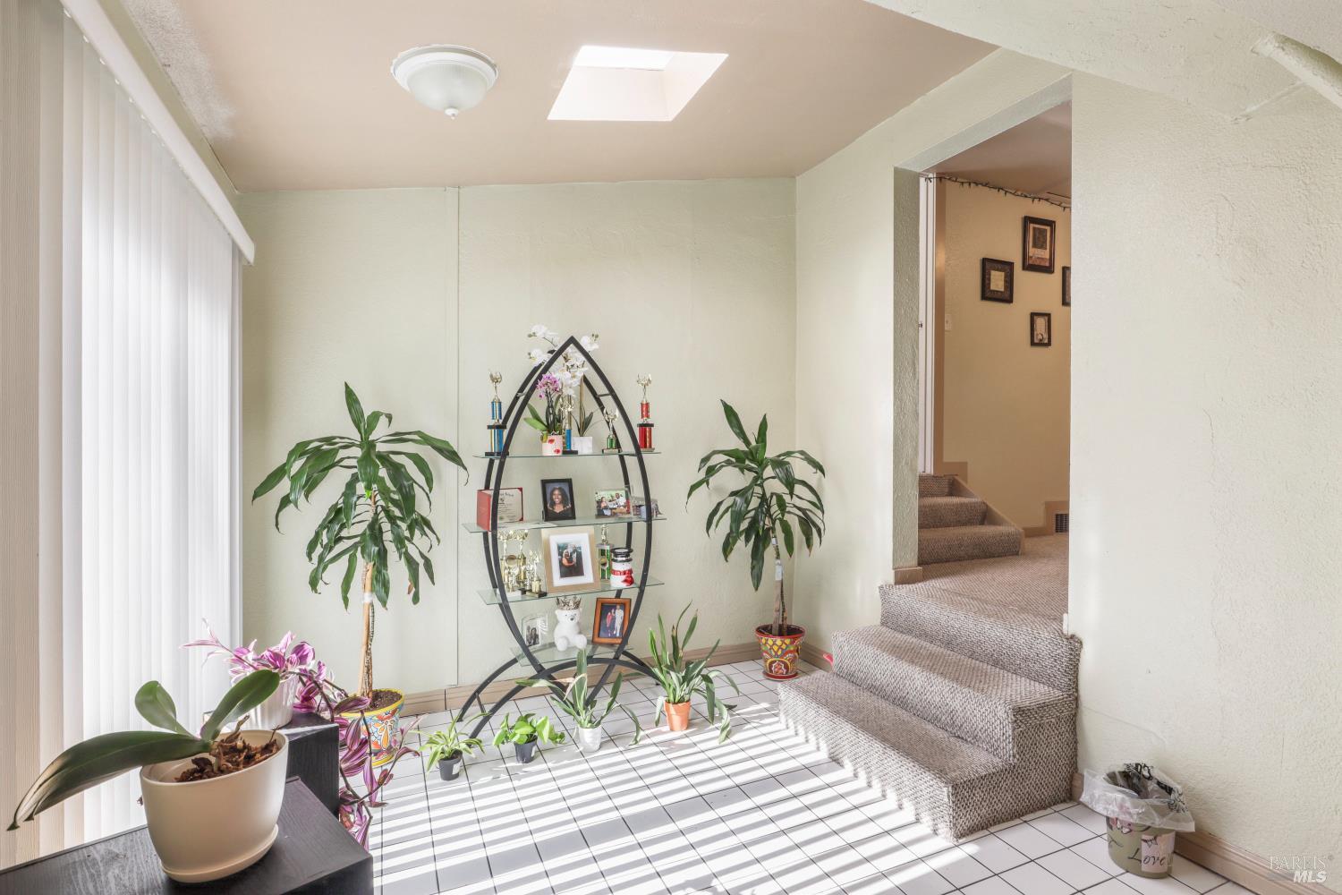 25 Redding Place Oakland CA 94619