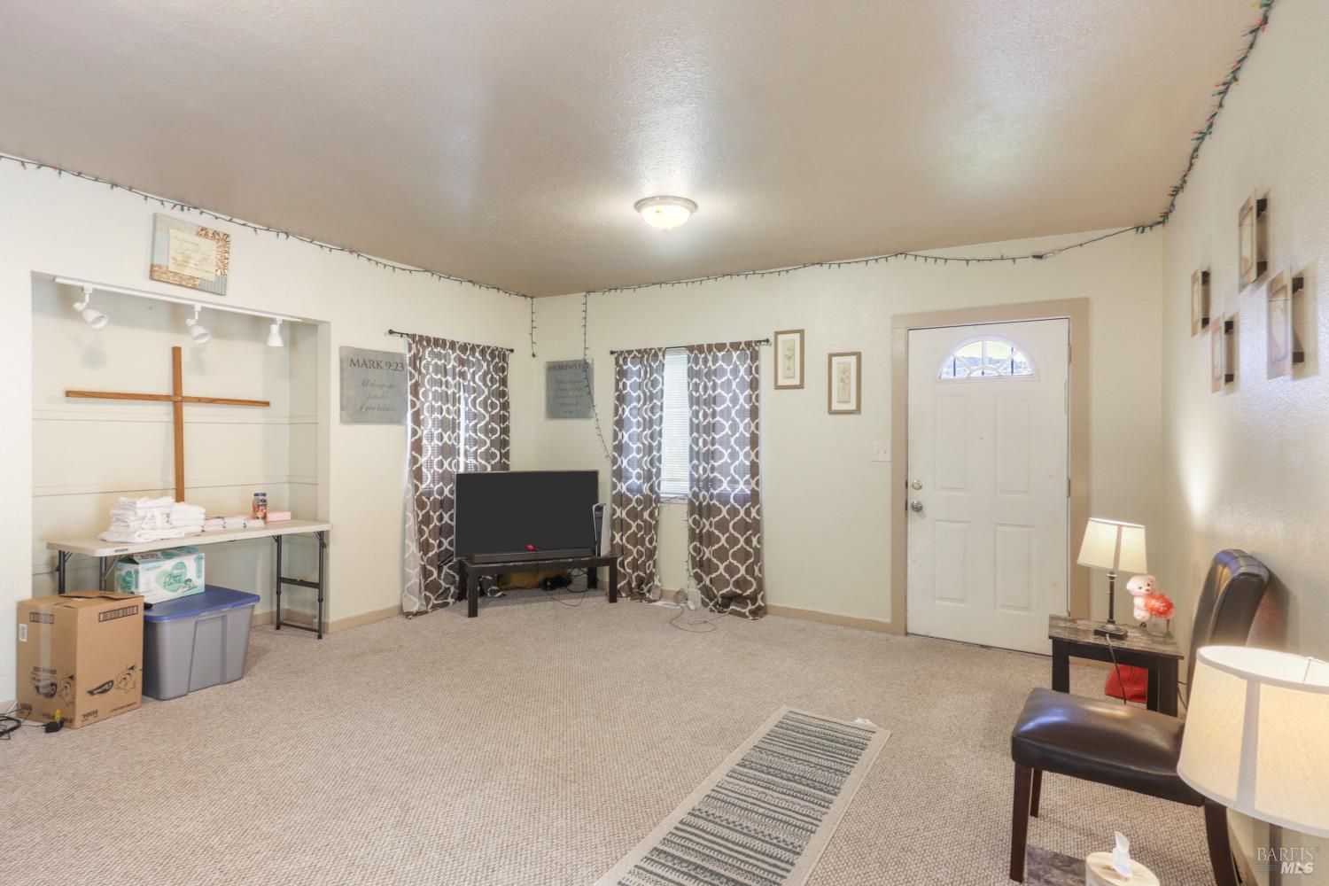 25 Redding Place Oakland CA 94619