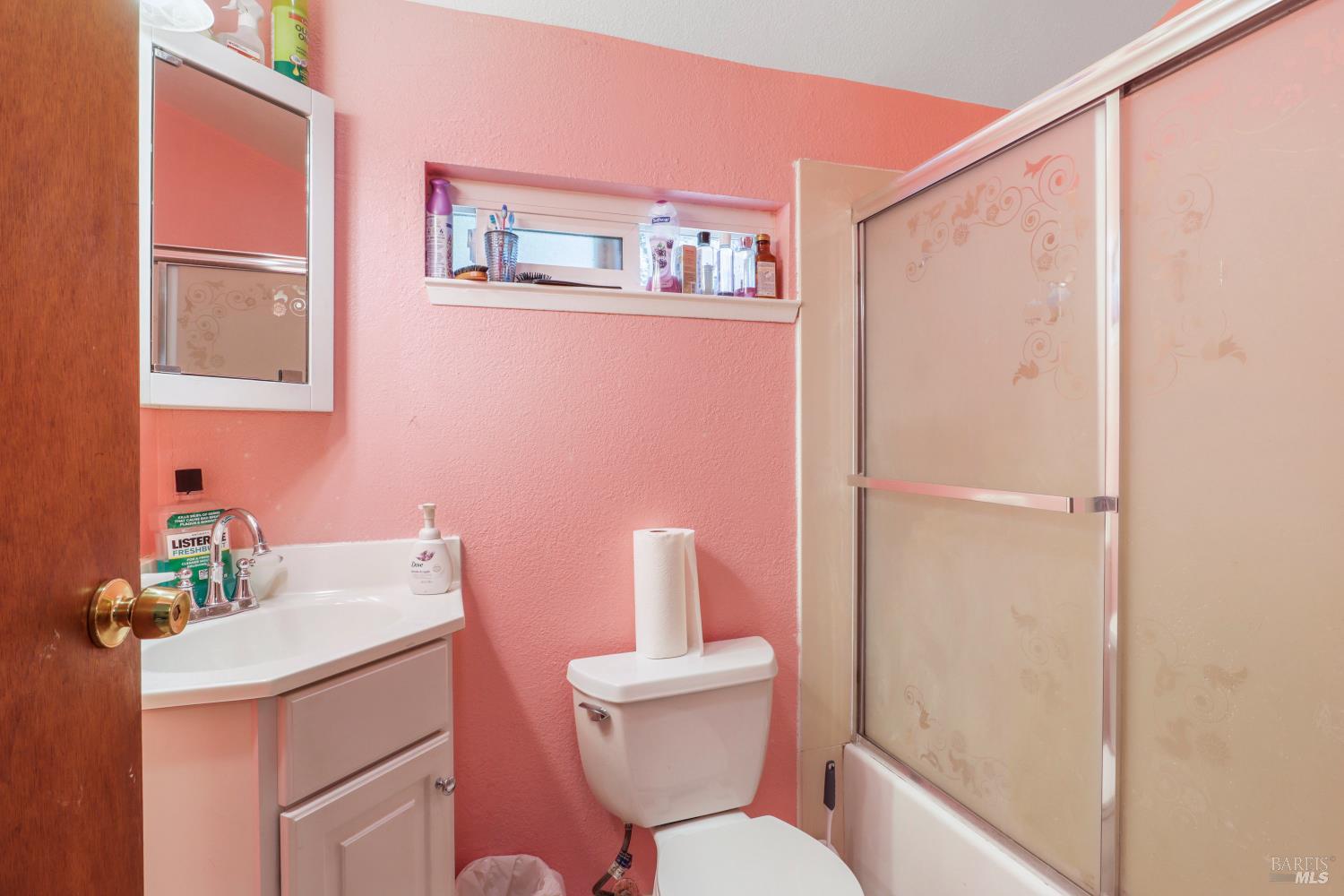 25 Redding Place Oakland CA 94619
