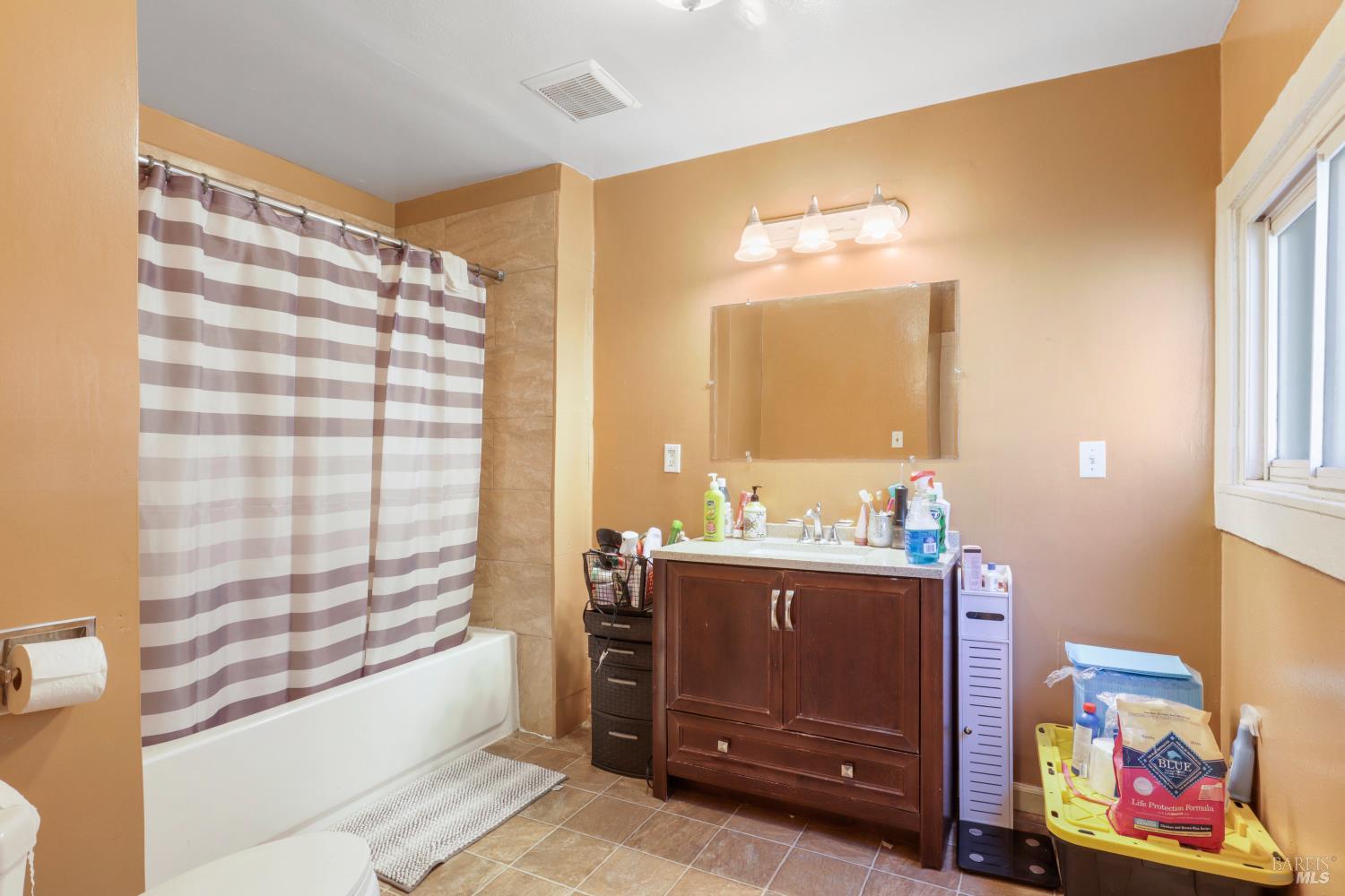 25 Redding Place Oakland CA 94619