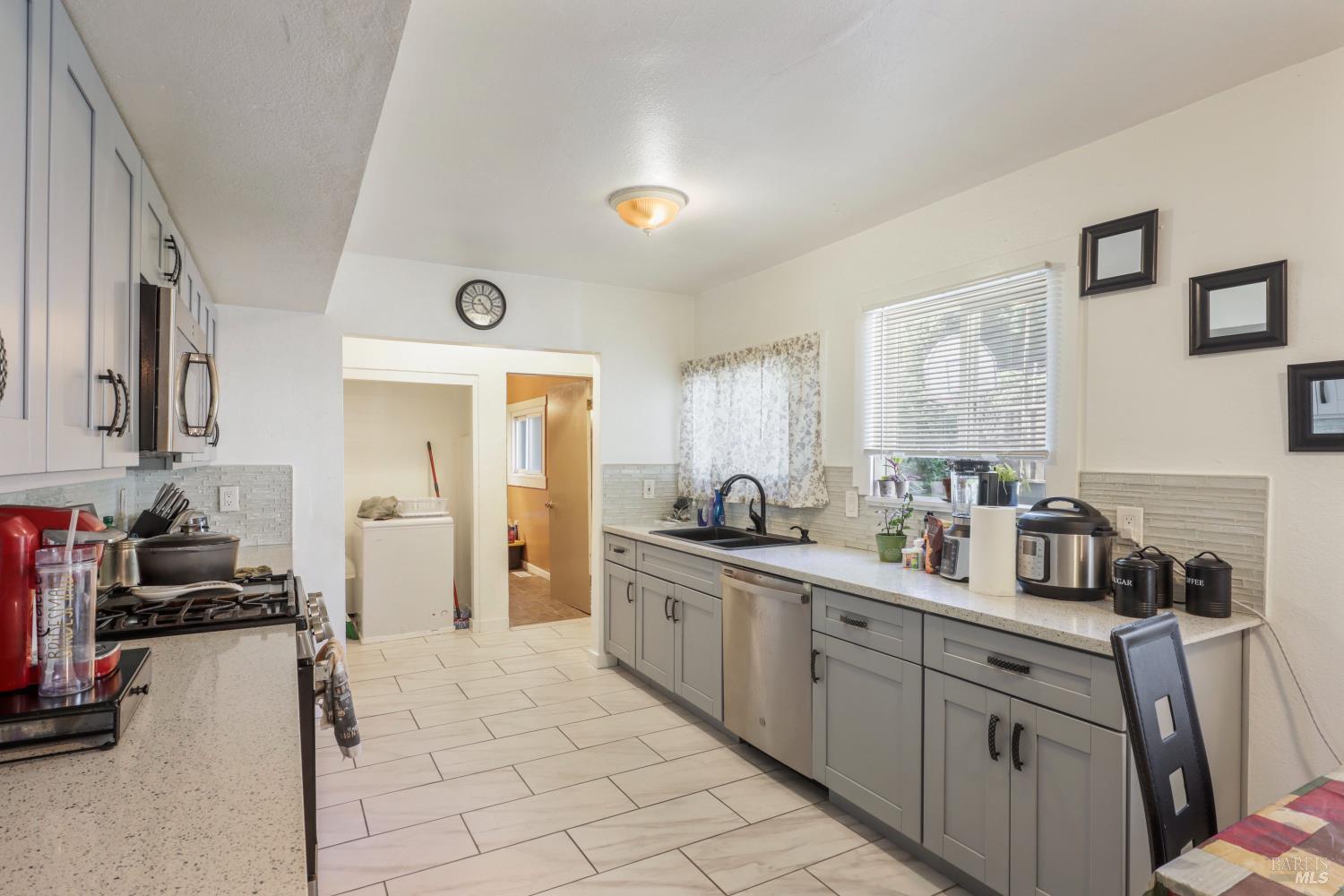 25 Redding Place Oakland CA 94619