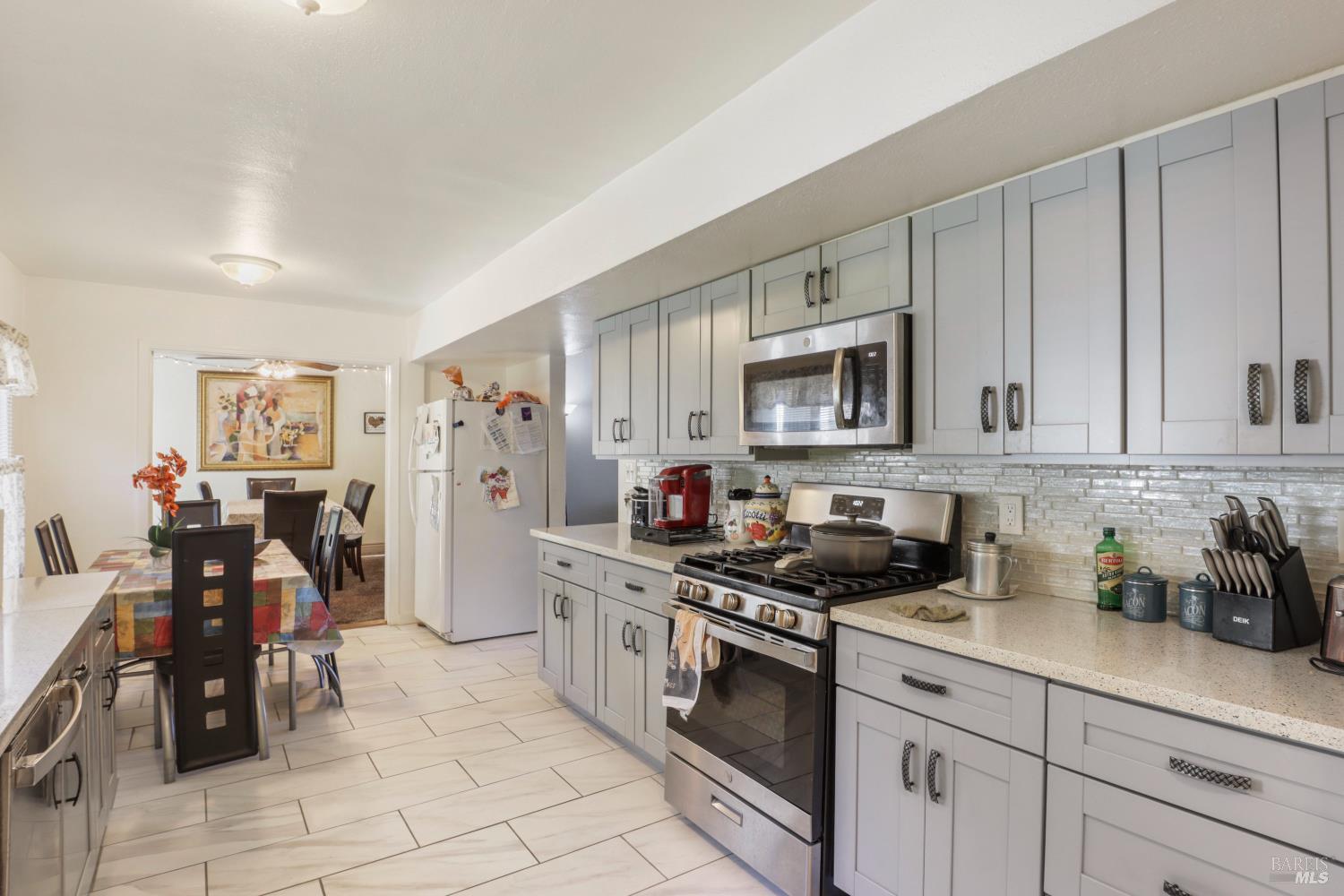 25 Redding Place Oakland CA 94619