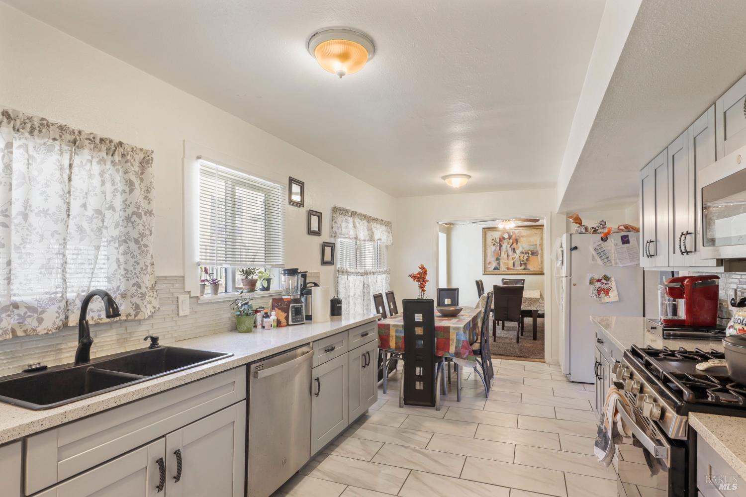 25 Redding Place Oakland CA 94619