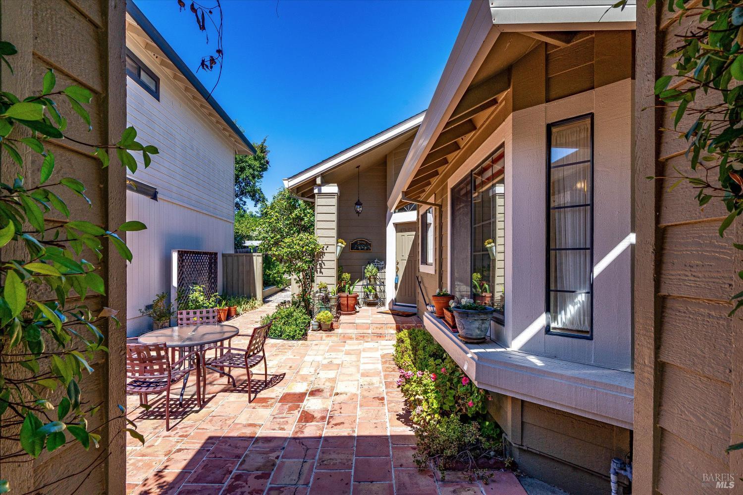 129 S Temelec Circle Sonoma CA 95476