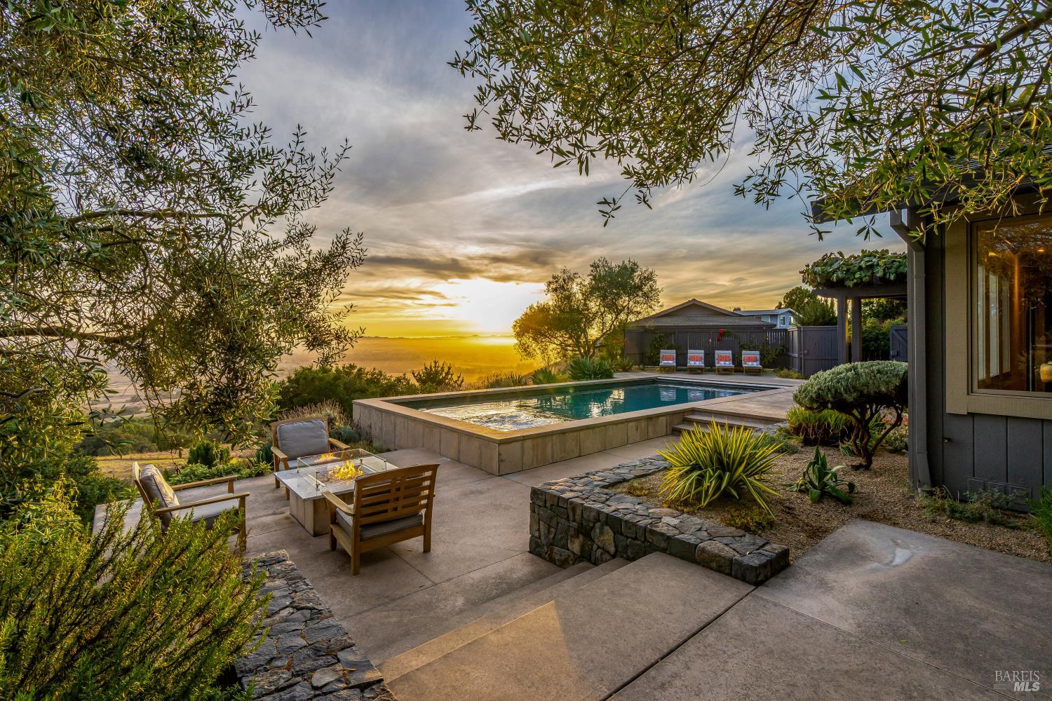 4737 Pressley Road Santa Rosa CA 95404