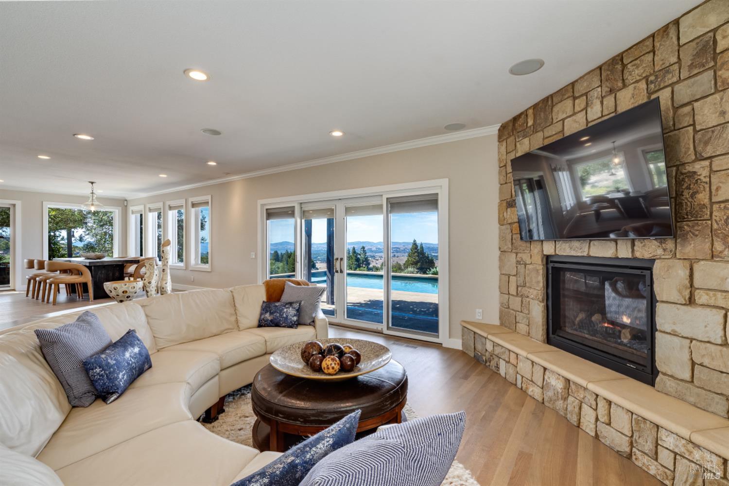 4737 Pressley Road Santa Rosa CA 95404