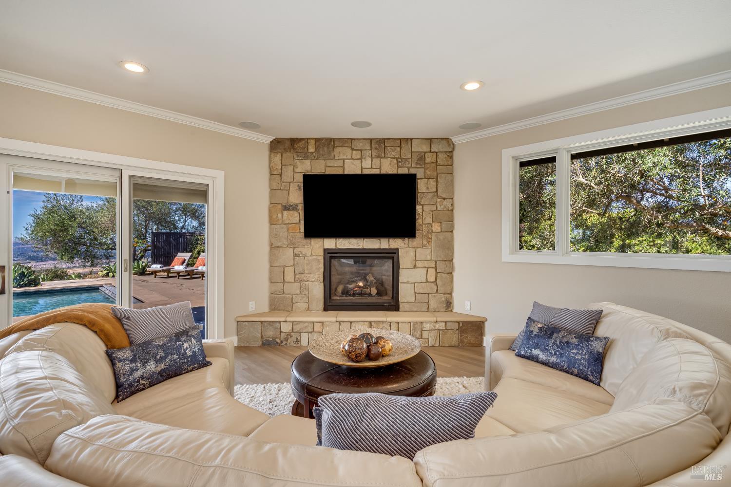4737 Pressley Road Santa Rosa CA 95404