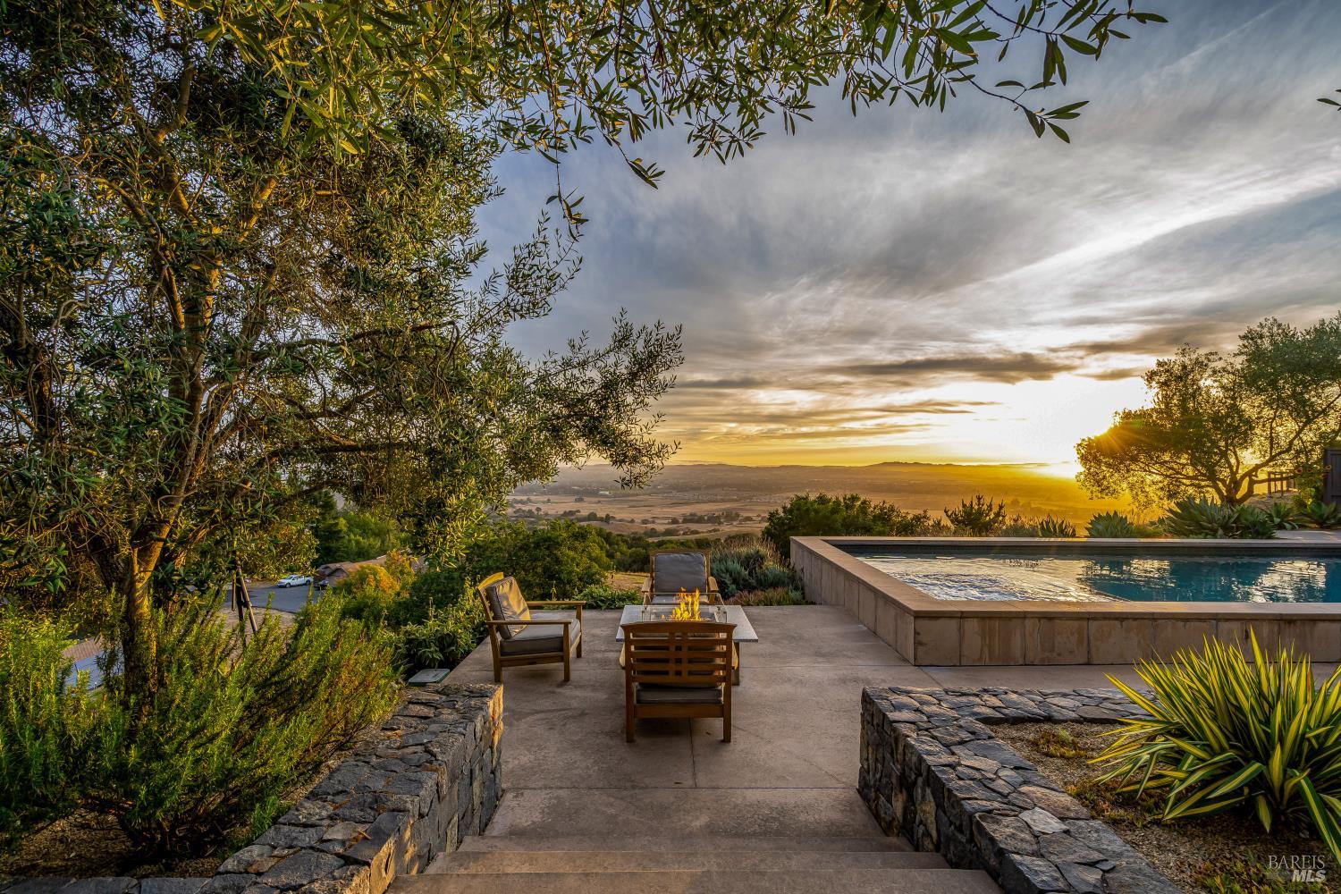 4737 Pressley Road Santa Rosa CA 95404