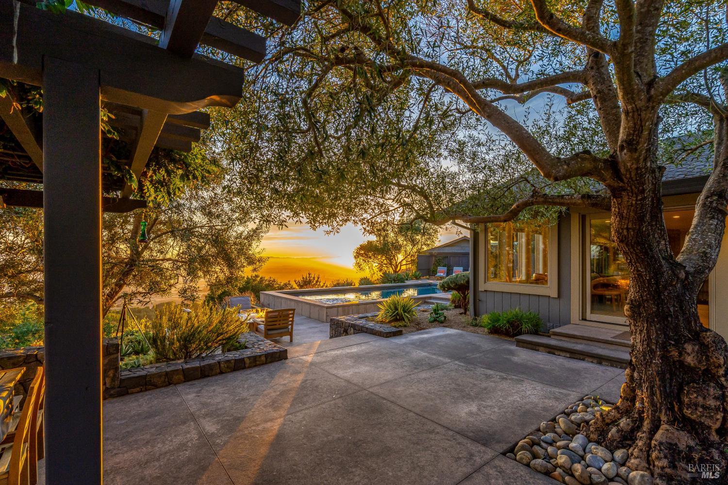 4737 Pressley Road Santa Rosa CA 95404