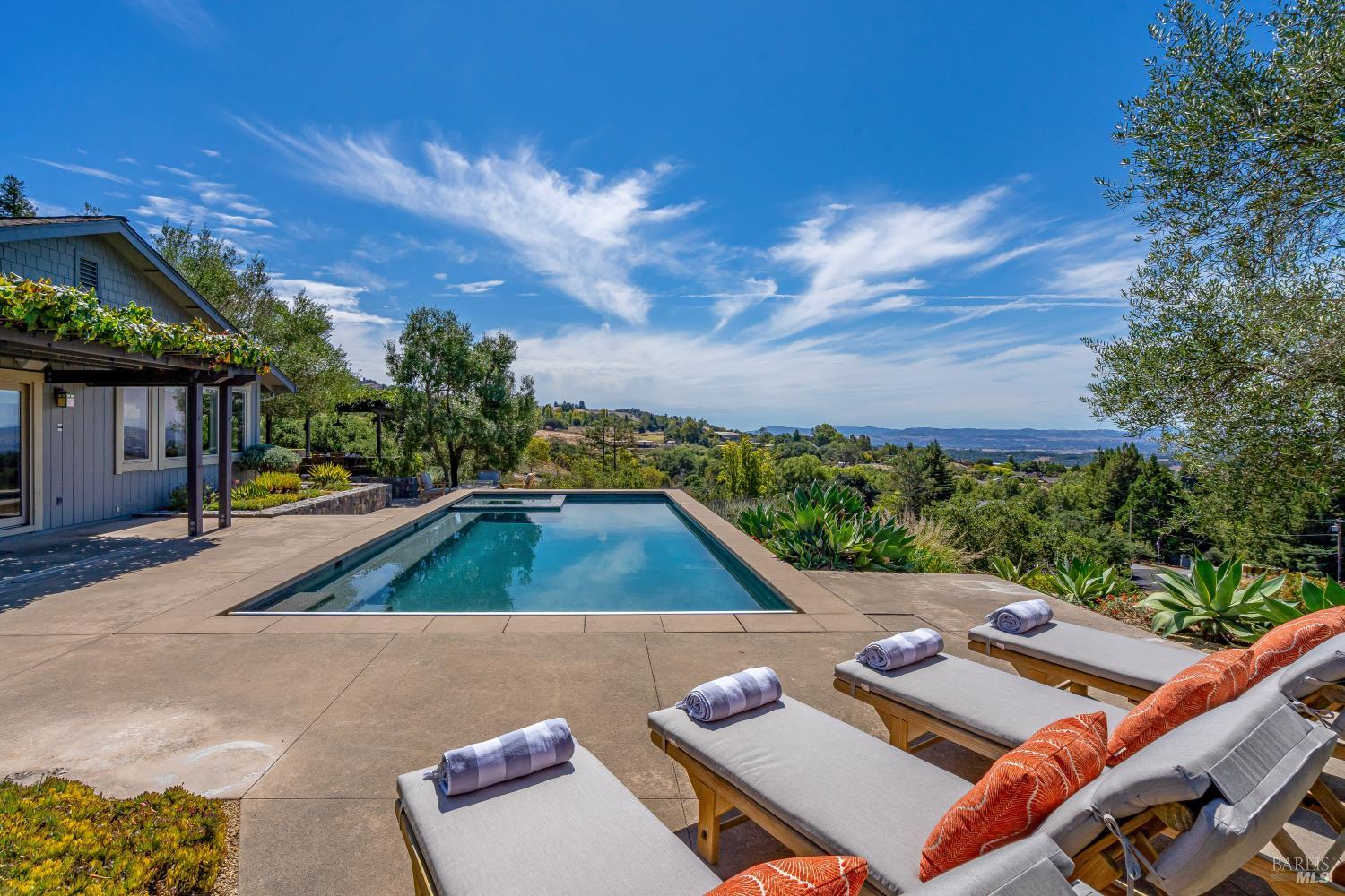 4737 Pressley Road Santa Rosa CA 95404