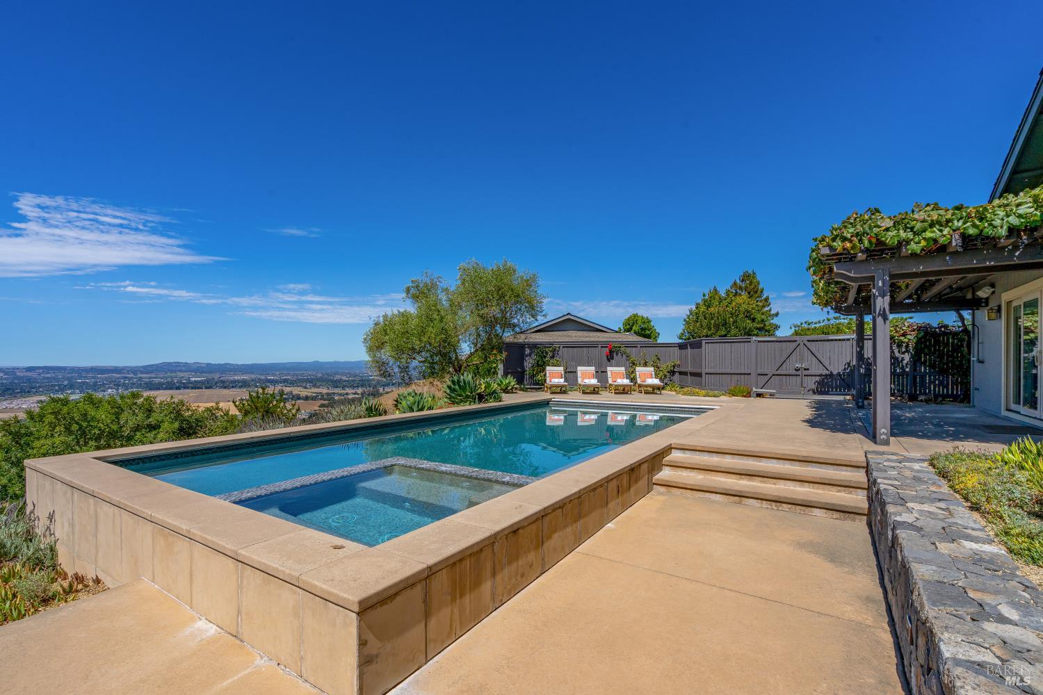 4737 Pressley Road Santa Rosa CA 95404