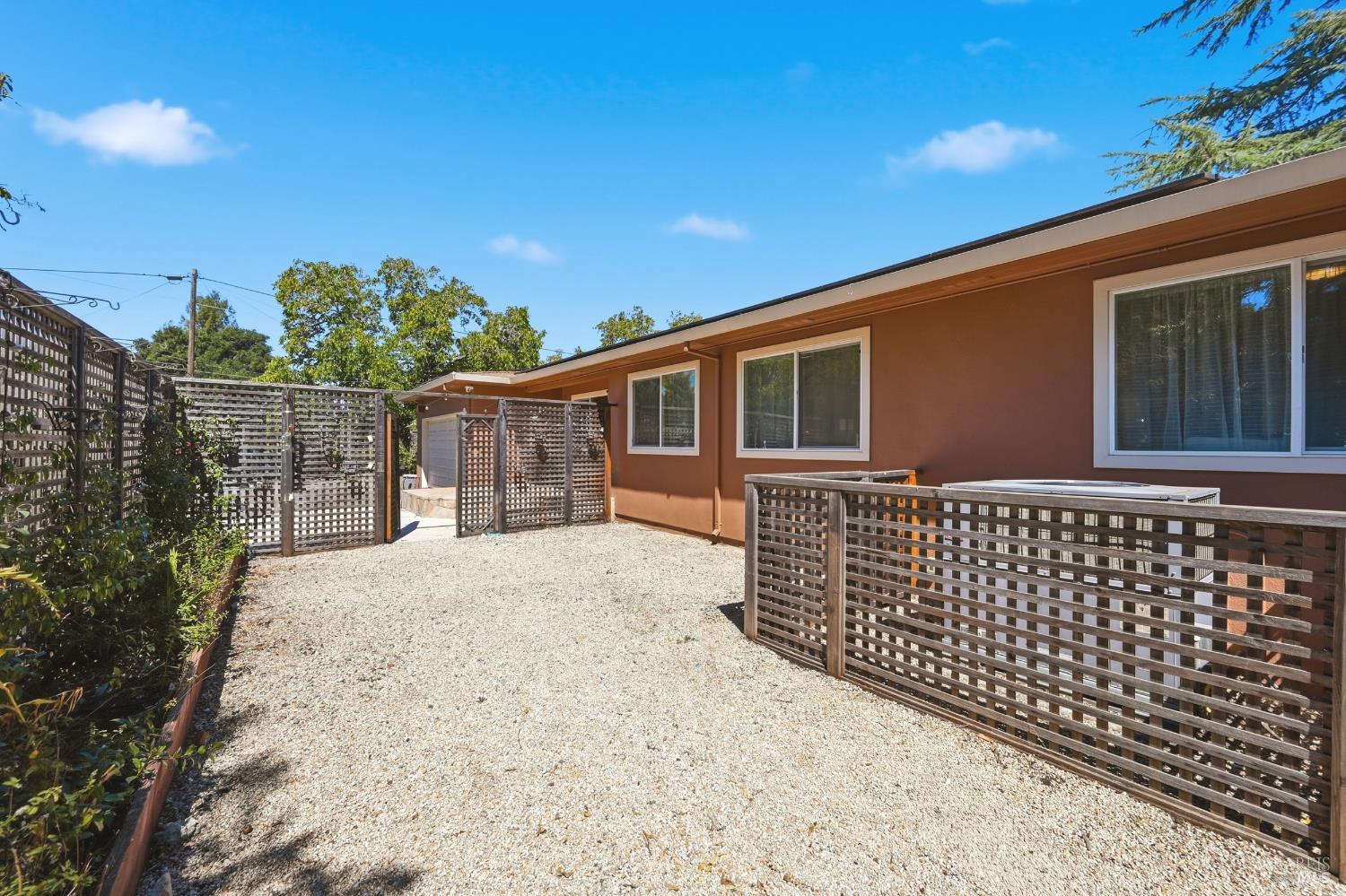 2139 Lone Oak Avenue Napa CA 94558