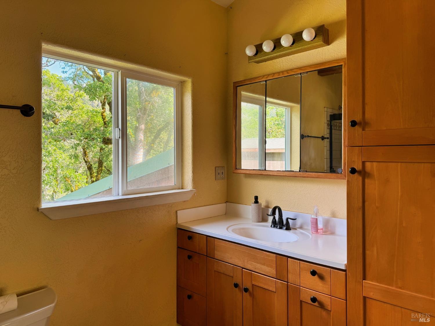 2501 Main Ranch Road Redwood Valley CA 95470