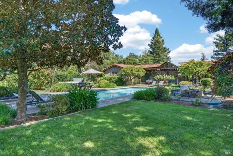 1541 Chablis Road Healdsburg CA 95448