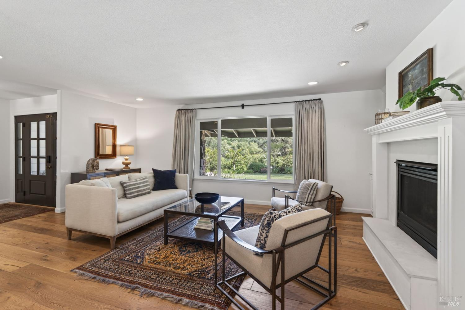 1541 Chablis Road Healdsburg CA 95448