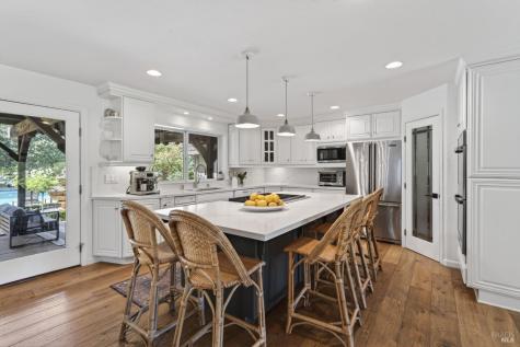 1541 Chablis Road Healdsburg CA 95448