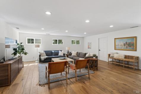 1541 Chablis Road Healdsburg CA 95448
