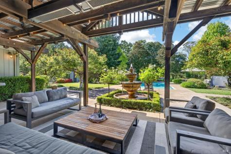 1541 Chablis Road Healdsburg CA 95448