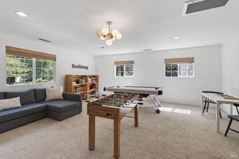 1541 Chablis Road Healdsburg CA 95448