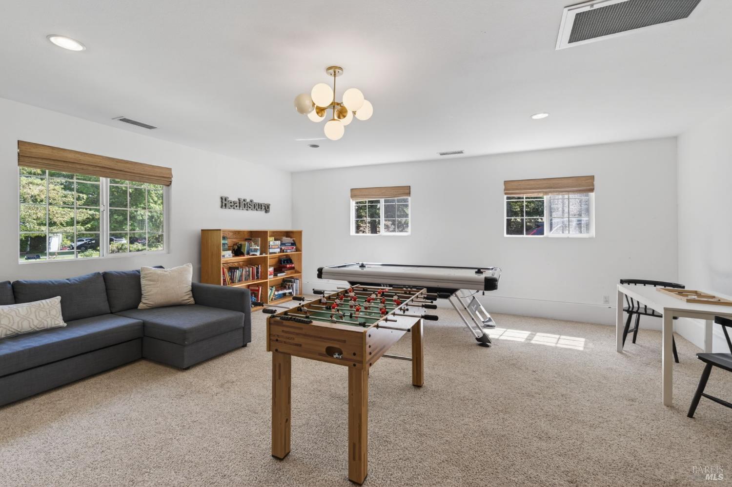 1541 Chablis Road Healdsburg CA 95448
