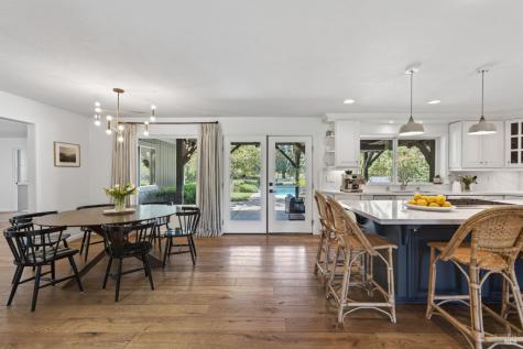 1541 Chablis Road Healdsburg CA 95448