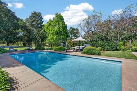 1541 Chablis Road Healdsburg CA 95448
