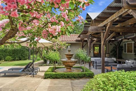 1541 Chablis Road Healdsburg CA 95448