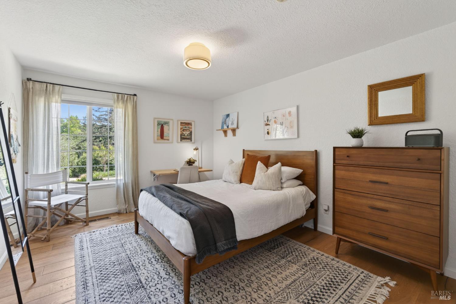 1541 Chablis Road Healdsburg CA 95448