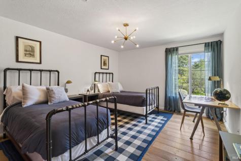 1541 Chablis Road Healdsburg CA 95448