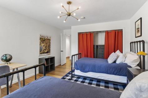 1541 Chablis Road Healdsburg CA 95448