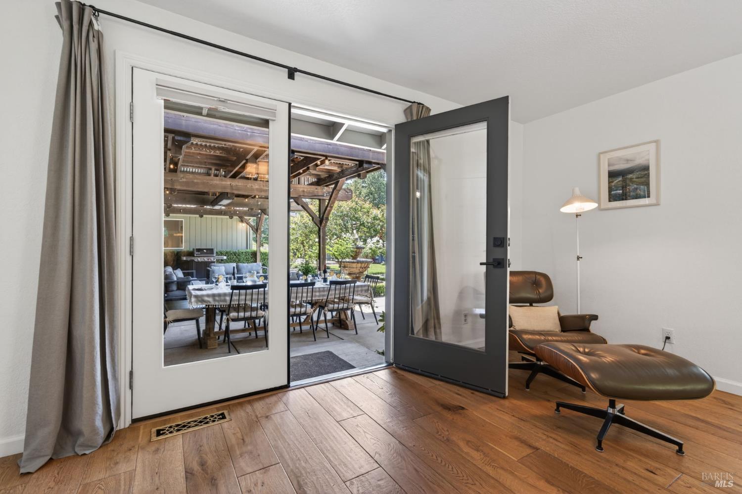 1541 Chablis Road Healdsburg CA 95448