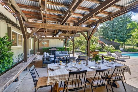 1541 Chablis Road Healdsburg CA 95448