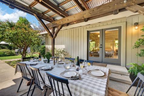 1541 Chablis Road Healdsburg CA 95448