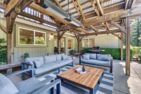 1541 Chablis Road Healdsburg CA 95448
