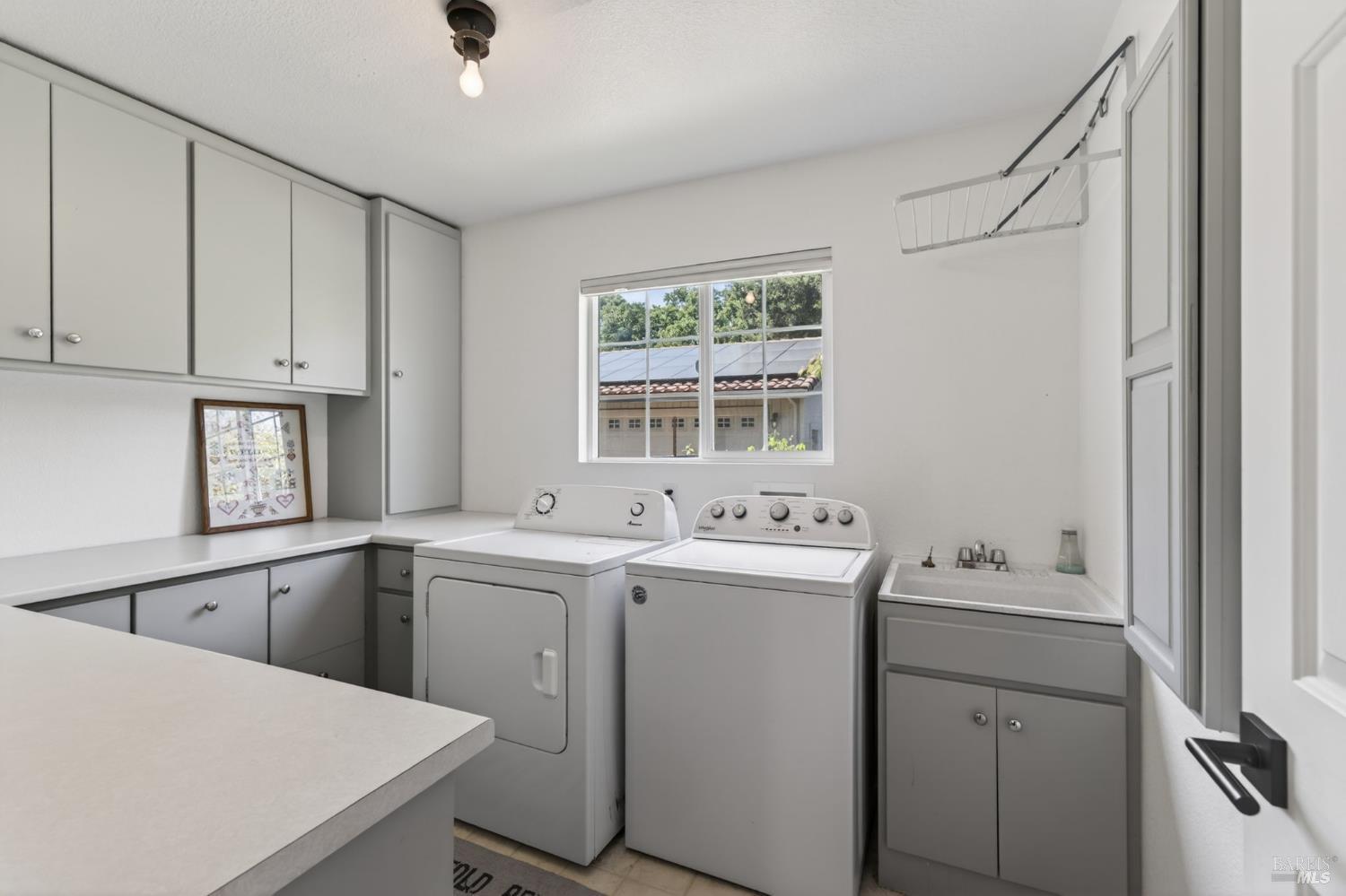 1541 Chablis Road Healdsburg CA 95448