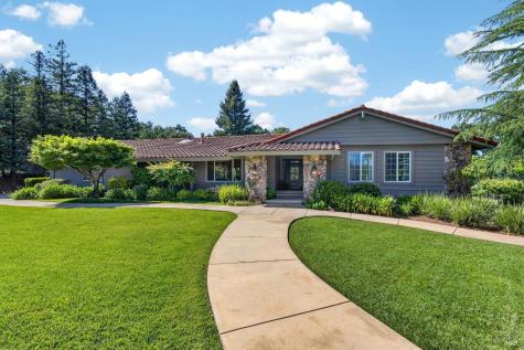 1541 Chablis Road Healdsburg CA 95448