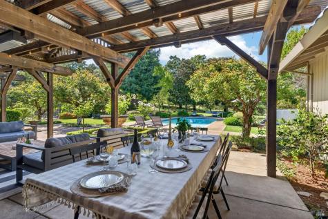 1541 Chablis Road Healdsburg CA 95448