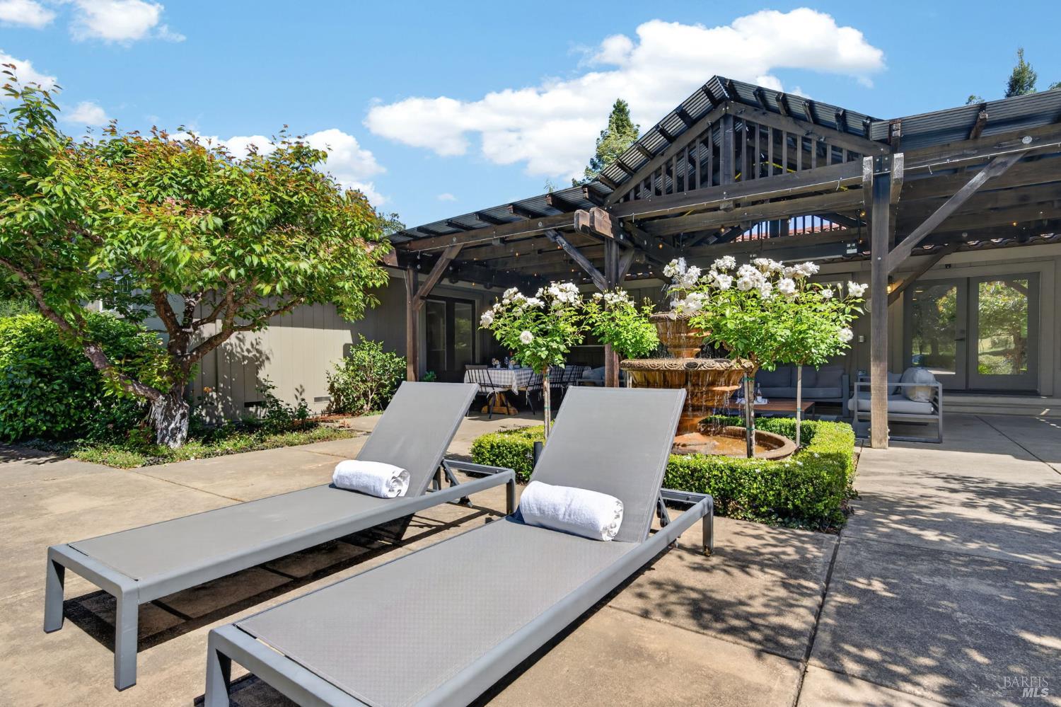 1541 Chablis Road Healdsburg CA 95448
