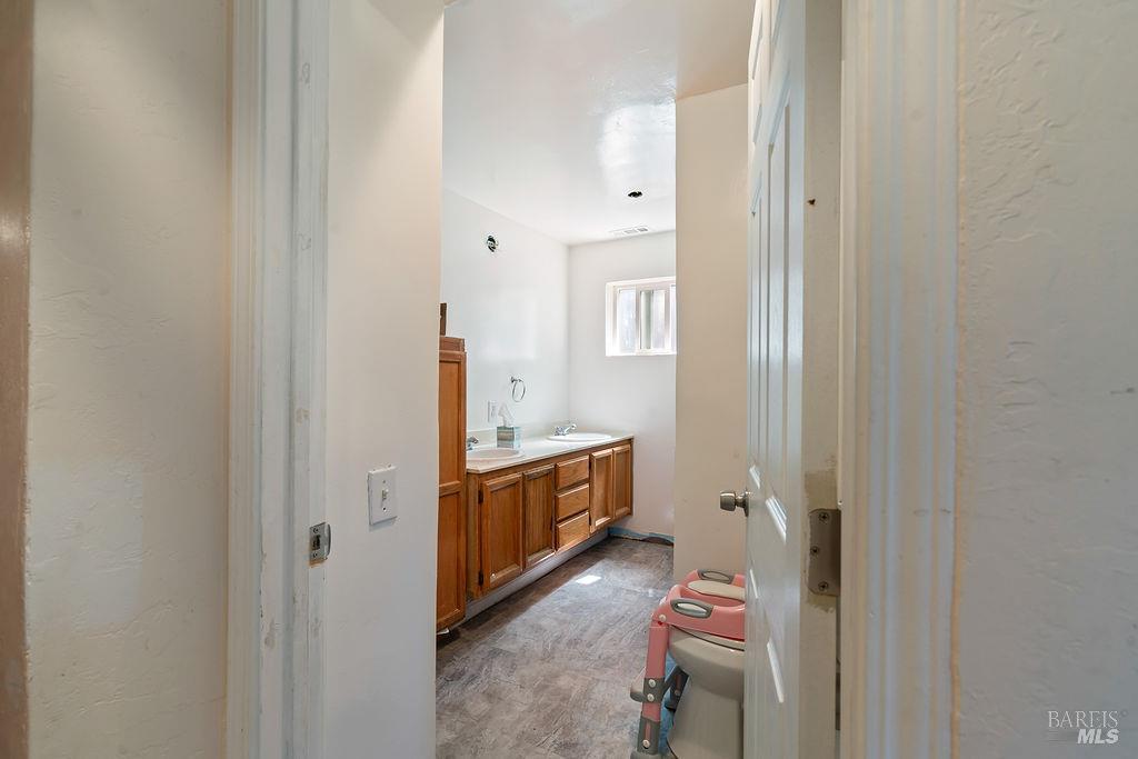 841 Benicia Road Vallejo CA 94591