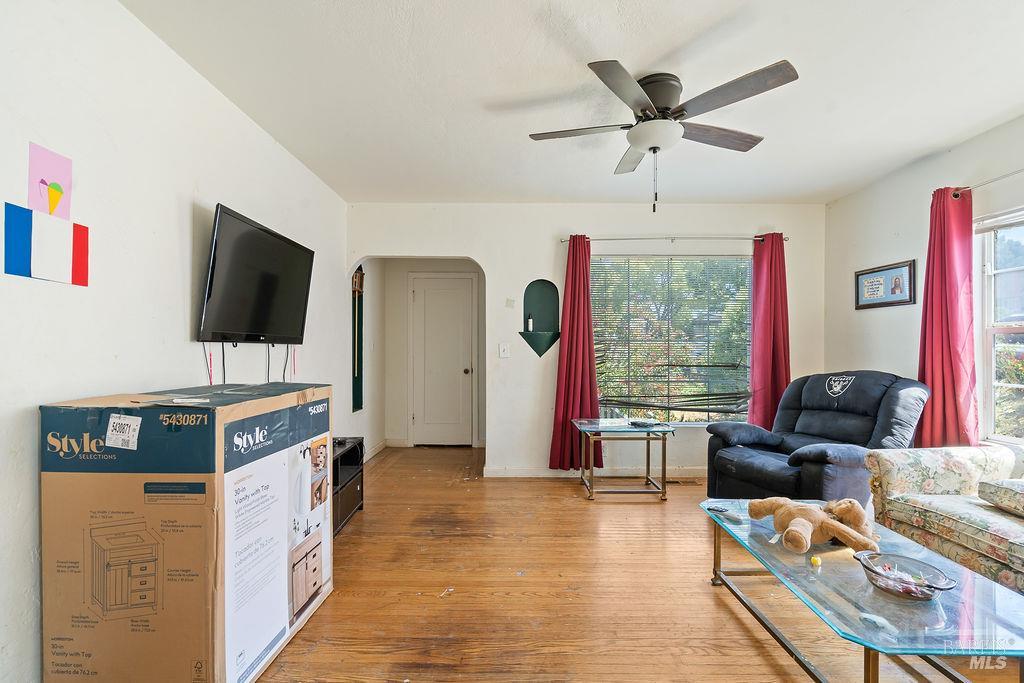 841 Benicia Road Vallejo CA 94591