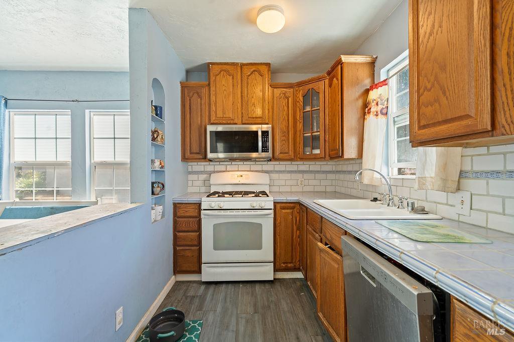 841 Benicia Road Vallejo CA 94591