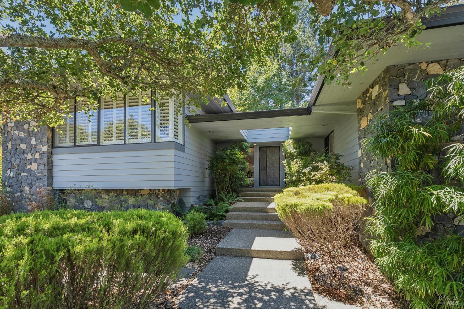1235 White Oak Drive Santa Rosa CA 95409