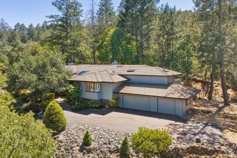 1235 White Oak Drive Santa Rosa CA 95409