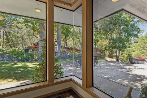 1235 White Oak Drive Santa Rosa CA 95409