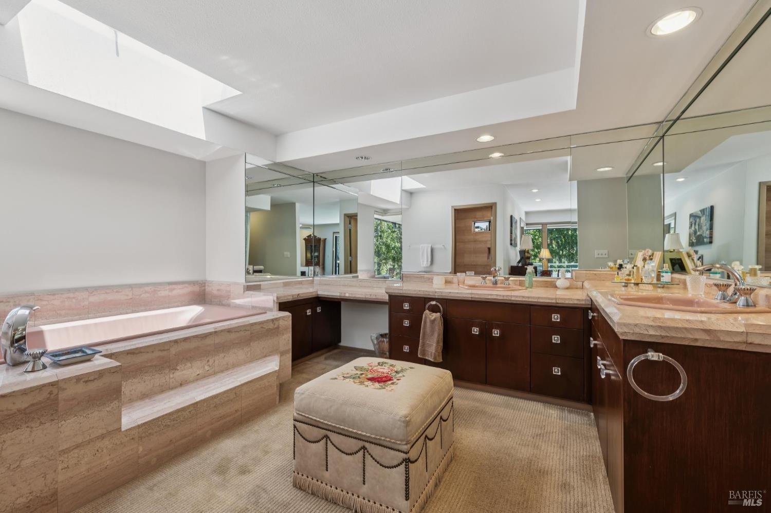 1235 White Oak Drive Santa Rosa CA 95409
