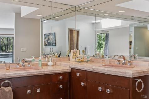 1235 White Oak Drive Santa Rosa CA 95409